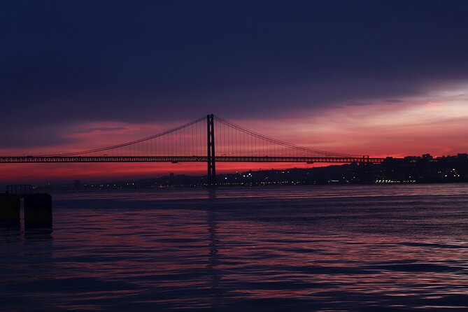Sailboat Tour in Lisbon with drinks included | Morning and Sunset - Terreiro do Paço and the return across the river
