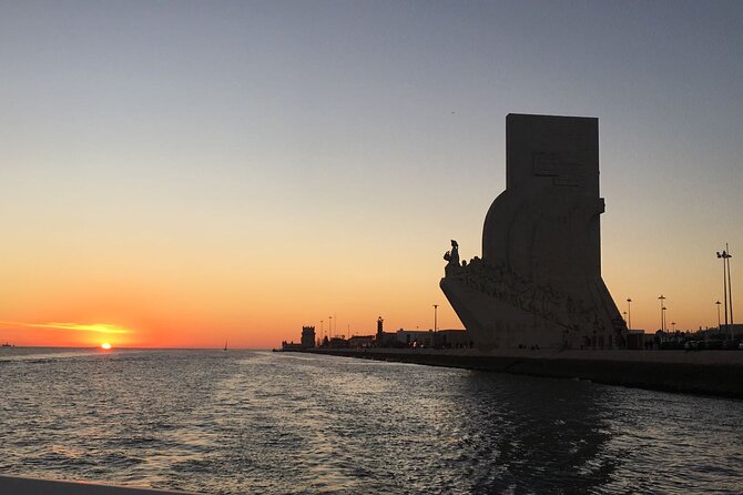 Sailboat Tour in Lisbon with drinks included | Morning and Sunset - The crew, commentary, and drinks