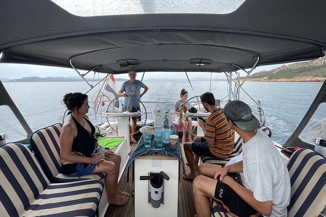 Sailing boat tour in the Maddalena Archipelago - What lunch and drinks add to the day