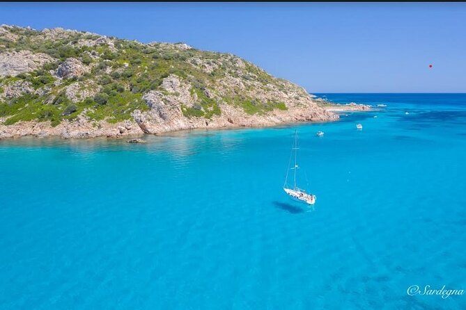 Sailing ship from Porto San Paolo (S.Teodoro-Olbia) to Tavolara, Molara - Isola Piana, the first quick swim