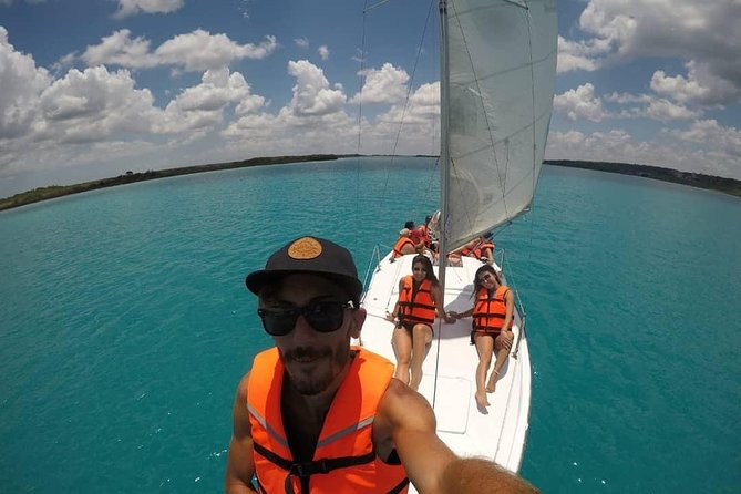 Sailing Tour through the Laguna de los Siete Colores - Swimming at Pirate Canal