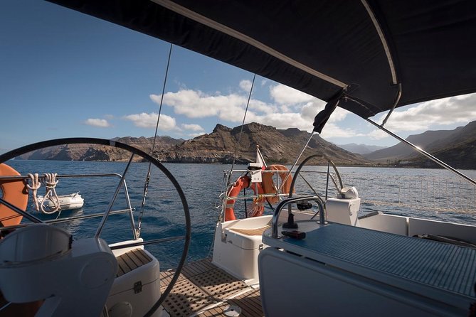 Sailing Trip and Snorkeling (max. 8 people) - Lunch with local food, wine, and cold drinks