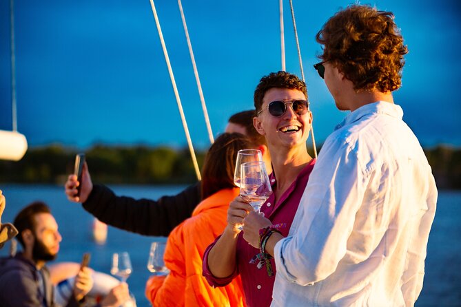 Sailing with Wine Tasting in Buenos Aires - Argentine wine explained by Santiago