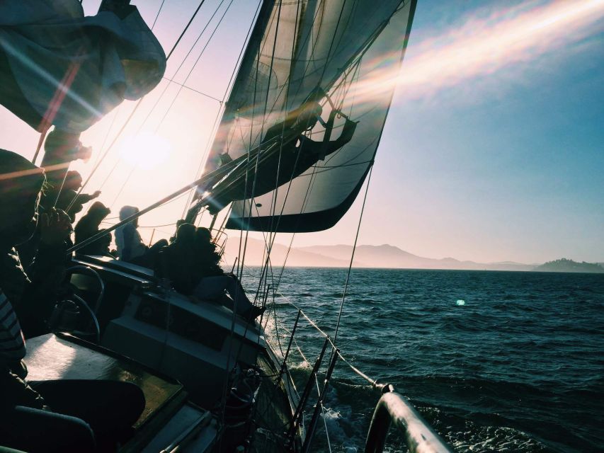 San Francisco: Bay Sailing Tour with Drinks - At a glance