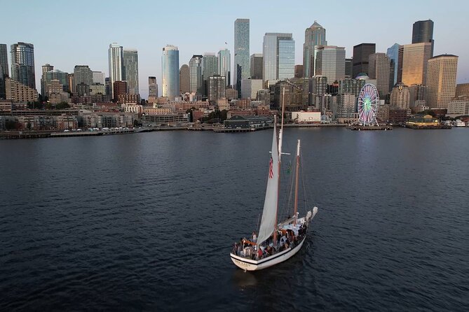 Seattle Sailing Harbor Tour - A relaxed ride with a friendly crew