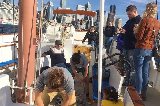 Seattle Sailing Harbor Tour - What to eat and drink on board