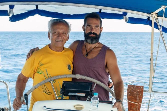 Single day Sail boat cruise with swimming, snorkeling, drinks and lunch - Water, wine, beer, and a small point about service