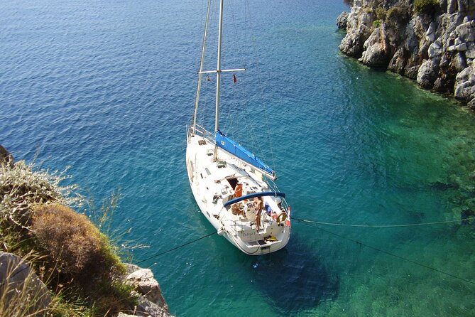 Single day Sail boat cruise with swimming, snorkeling, drinks and lunch - What to pack for a better day