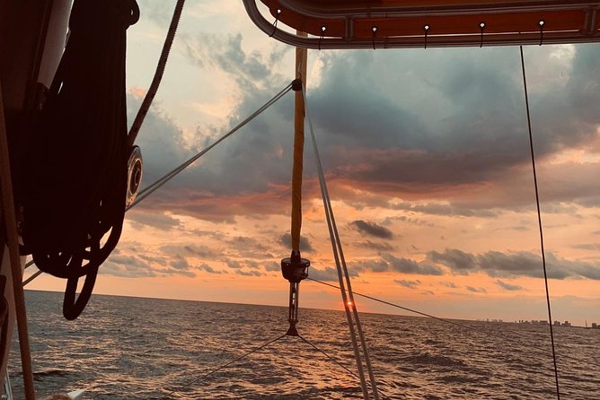 Sunset Dolphin Sail Aboard the Footloose Catamaran - What the crew adds to the experience