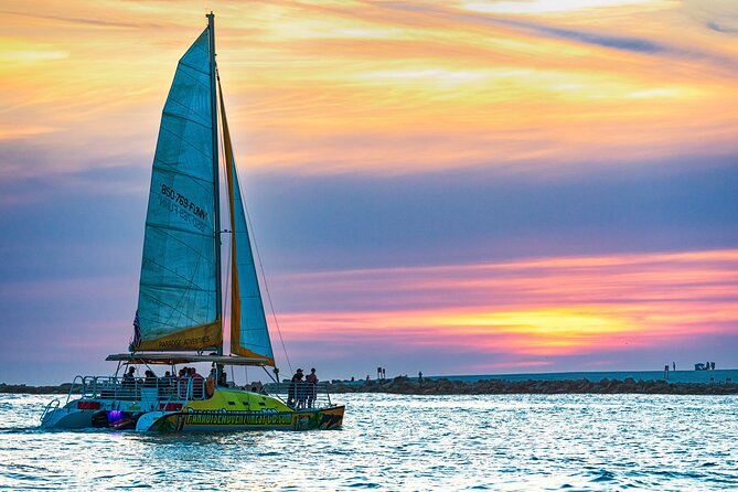 Sunset Dolphin Sail Aboard the Footloose Catamaran - The 90-minute route from dock to sunset