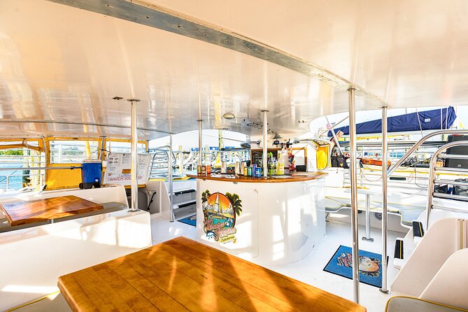 Sunset Dolphin Sail Aboard the Privateer Catamaran - How the crew shapes the evening