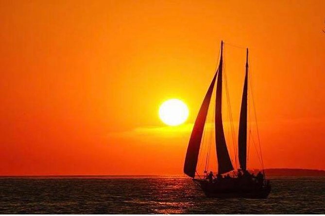 Sunset Sail in Key West with Beverages Included - Comfort, clothing, and boarding considerations