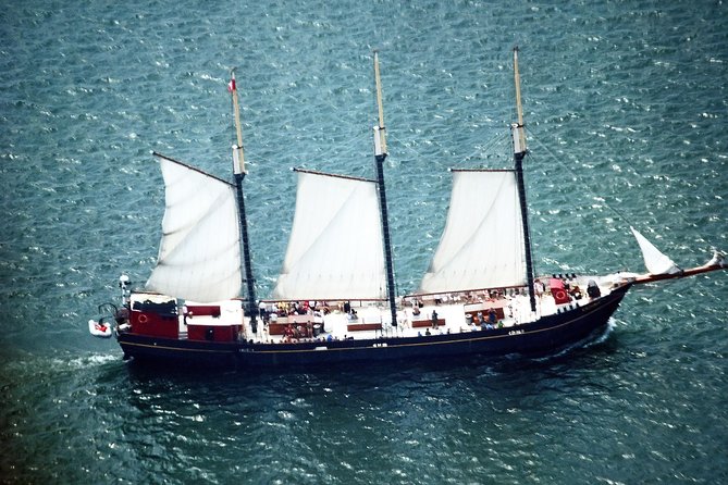 Toronto Tall Ship Boat Cruise - Food, drinks, and the onboard bar