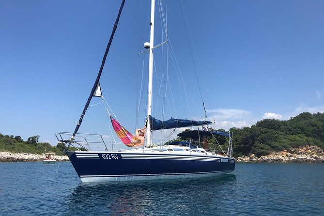 Unique Sailing Experience - A handcrafted 10-meter boat with room to relax