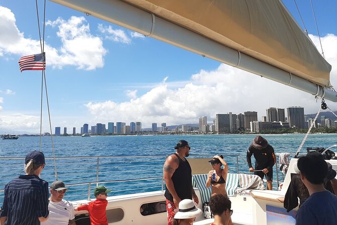 Waikiki 3pm Tradewind Sail - Open Bar Included - Wildlife watching from the Waikiki coast