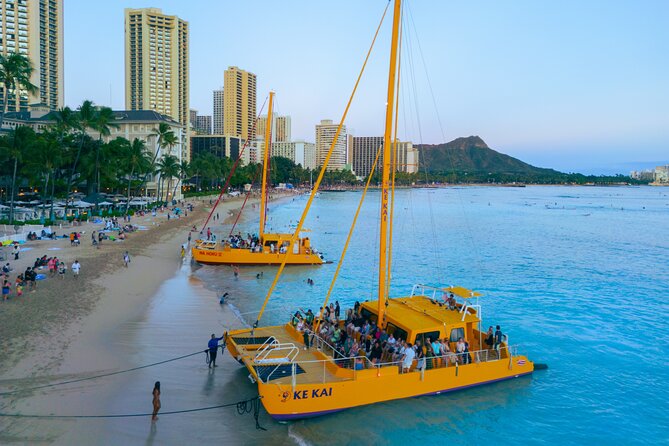 Waikiki Beach Sunset Sail - Waikiki Beach is the departure lounge