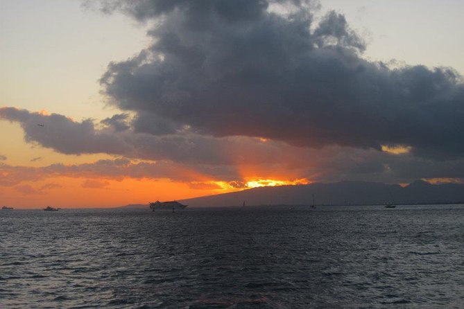 Waikoloa Signature Catamaran Sunset Sail - Weather, Waves, and the Sunset Gamble